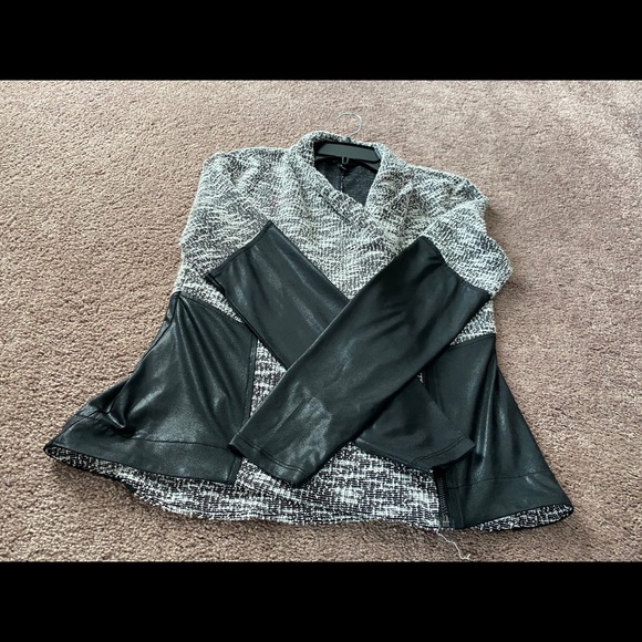 clothes - Picture 4 of 8